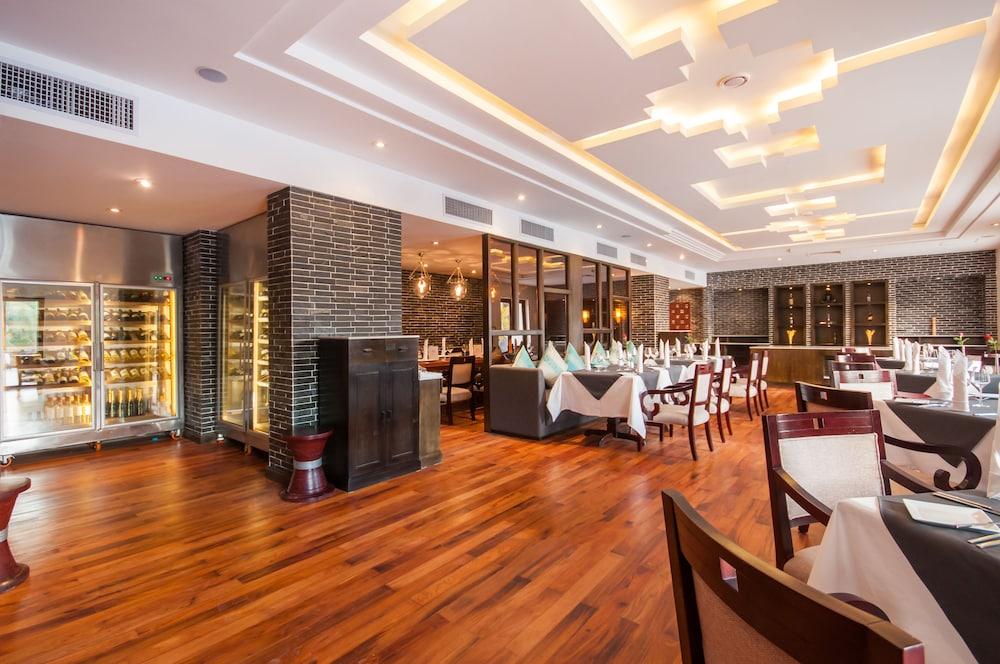 The Privilege Floor By Lotus Blanc Siem Reap Exterior foto