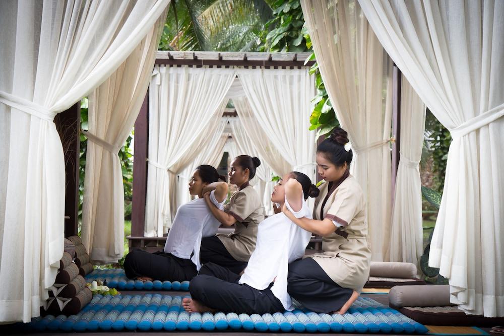 The Privilege Floor By Lotus Blanc Siem Reap Exterior foto