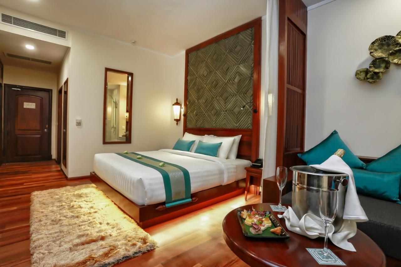 The Privilege Floor By Lotus Blanc Siem Reap Exterior foto