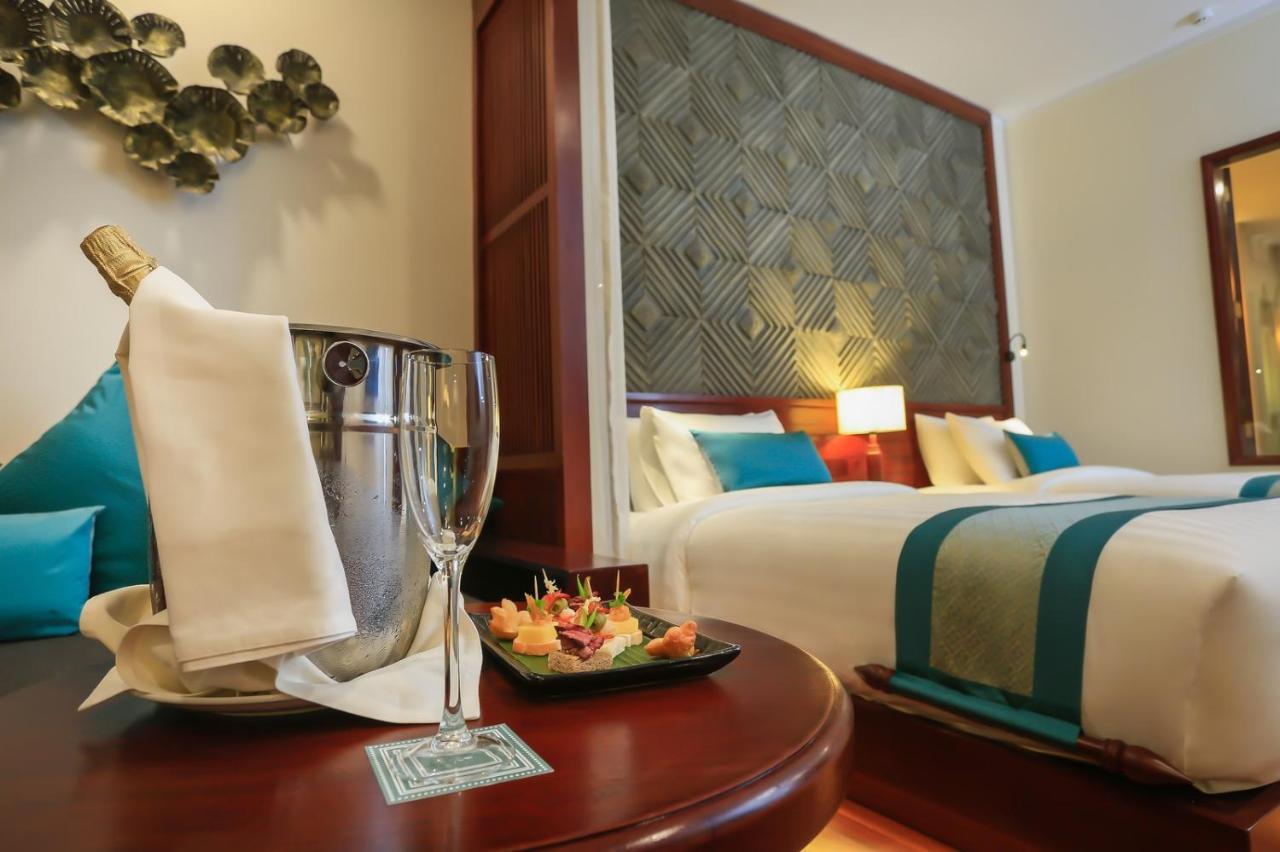 The Privilege Floor By Lotus Blanc Siem Reap Exterior foto