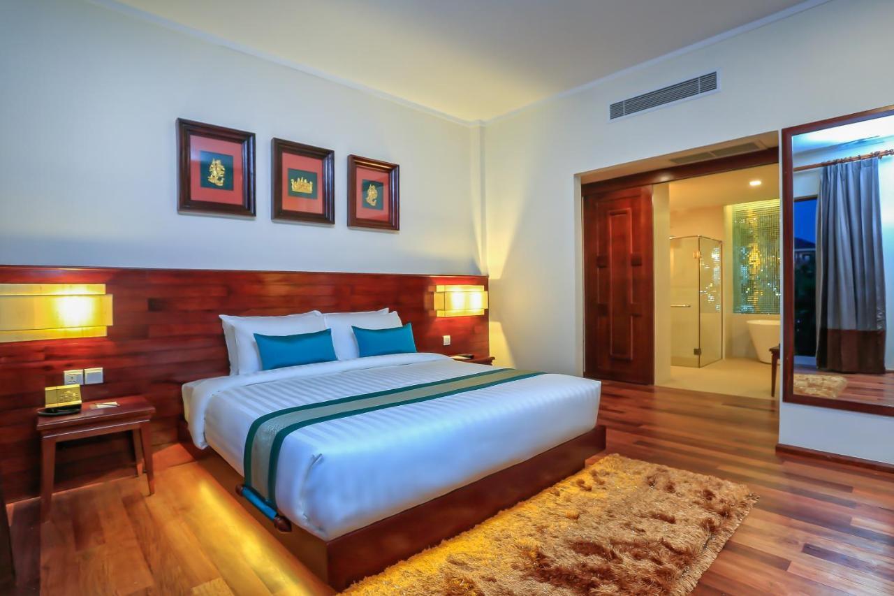 The Privilege Floor By Lotus Blanc Siem Reap Exterior foto
