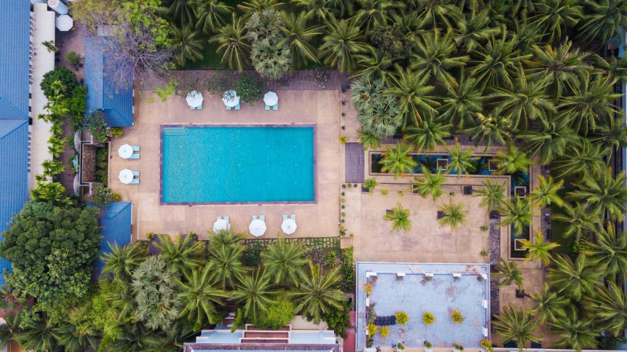 The Privilege Floor By Lotus Blanc Siem Reap Exterior foto