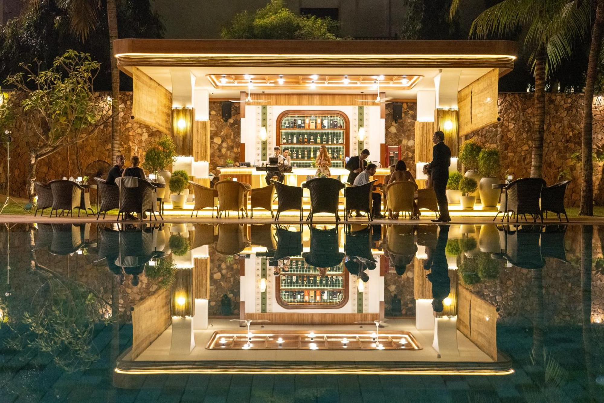 The Privilege Floor By Lotus Blanc Siem Reap Exterior foto