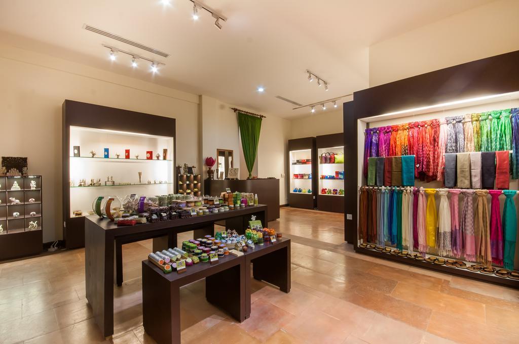 The Privilege Floor By Lotus Blanc Siem Reap Exterior foto